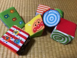 積み木を崩す